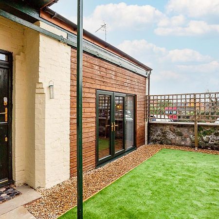 Byevo Oswestry Barn - Quirky Romantic Retreat Or Cosy Contractor Base Екстериор снимка
