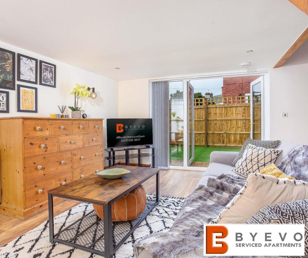 Byevo Oswestry Barn - Quirky Romantic Retreat Or Cosy Contractor Base Екстериор снимка