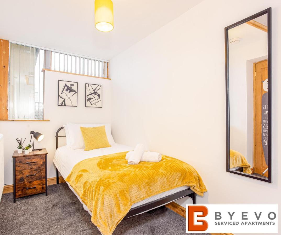 Byevo Oswestry Barn - Quirky Romantic Retreat Or Cosy Contractor Base Екстериор снимка