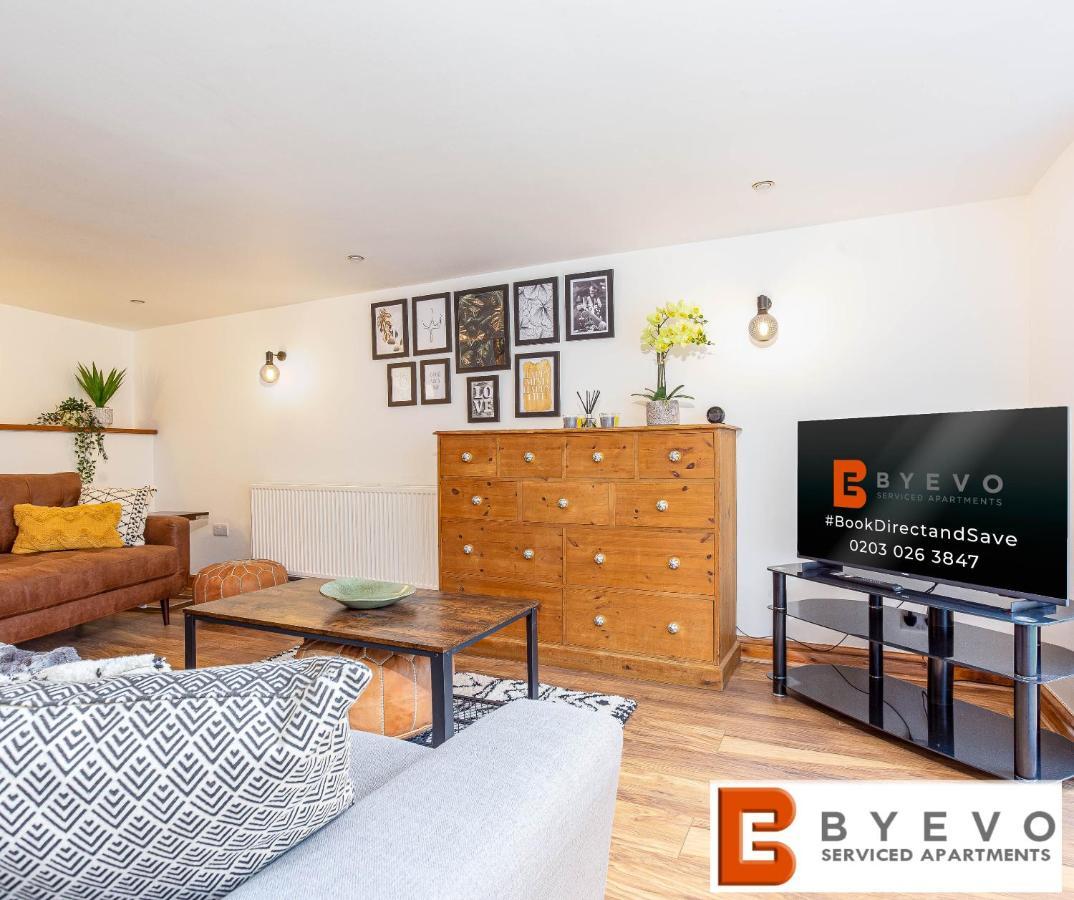 Byevo Oswestry Barn - Quirky Romantic Retreat Or Cosy Contractor Base Екстериор снимка