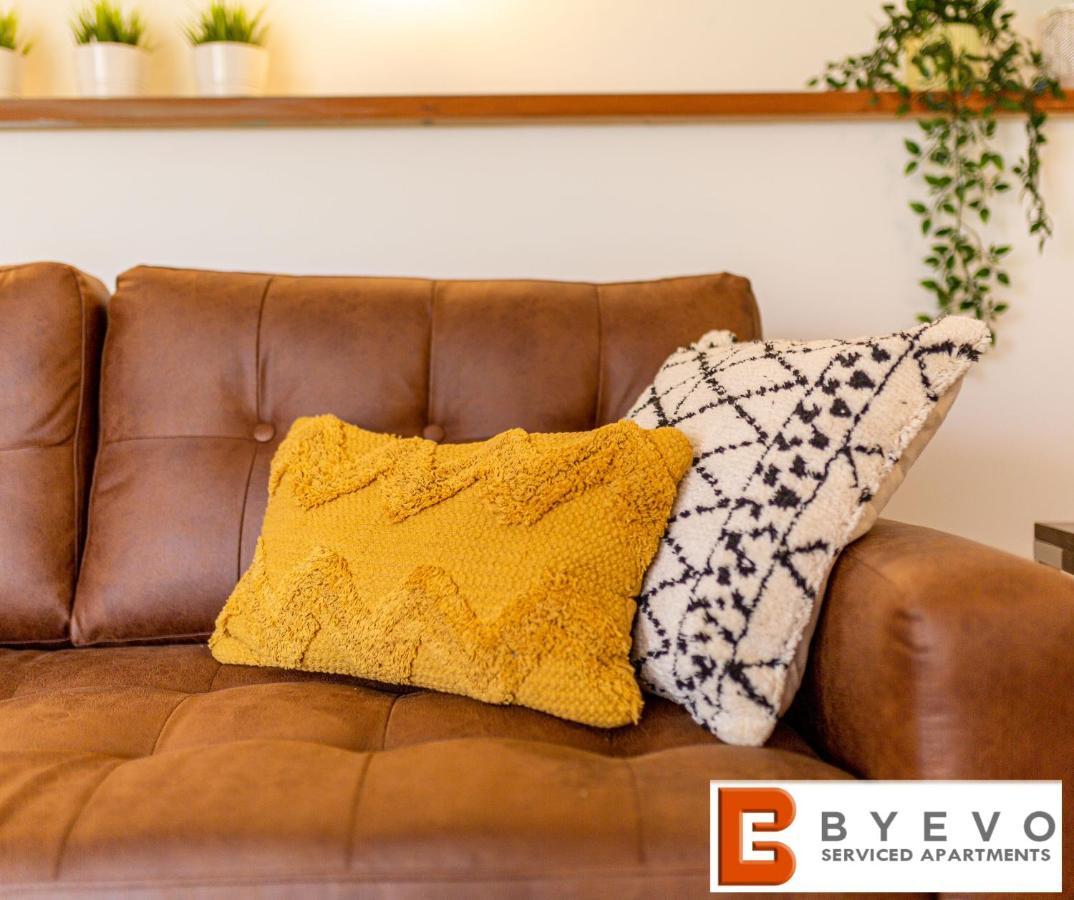 Byevo Oswestry Barn - Quirky Romantic Retreat Or Cosy Contractor Base Екстериор снимка