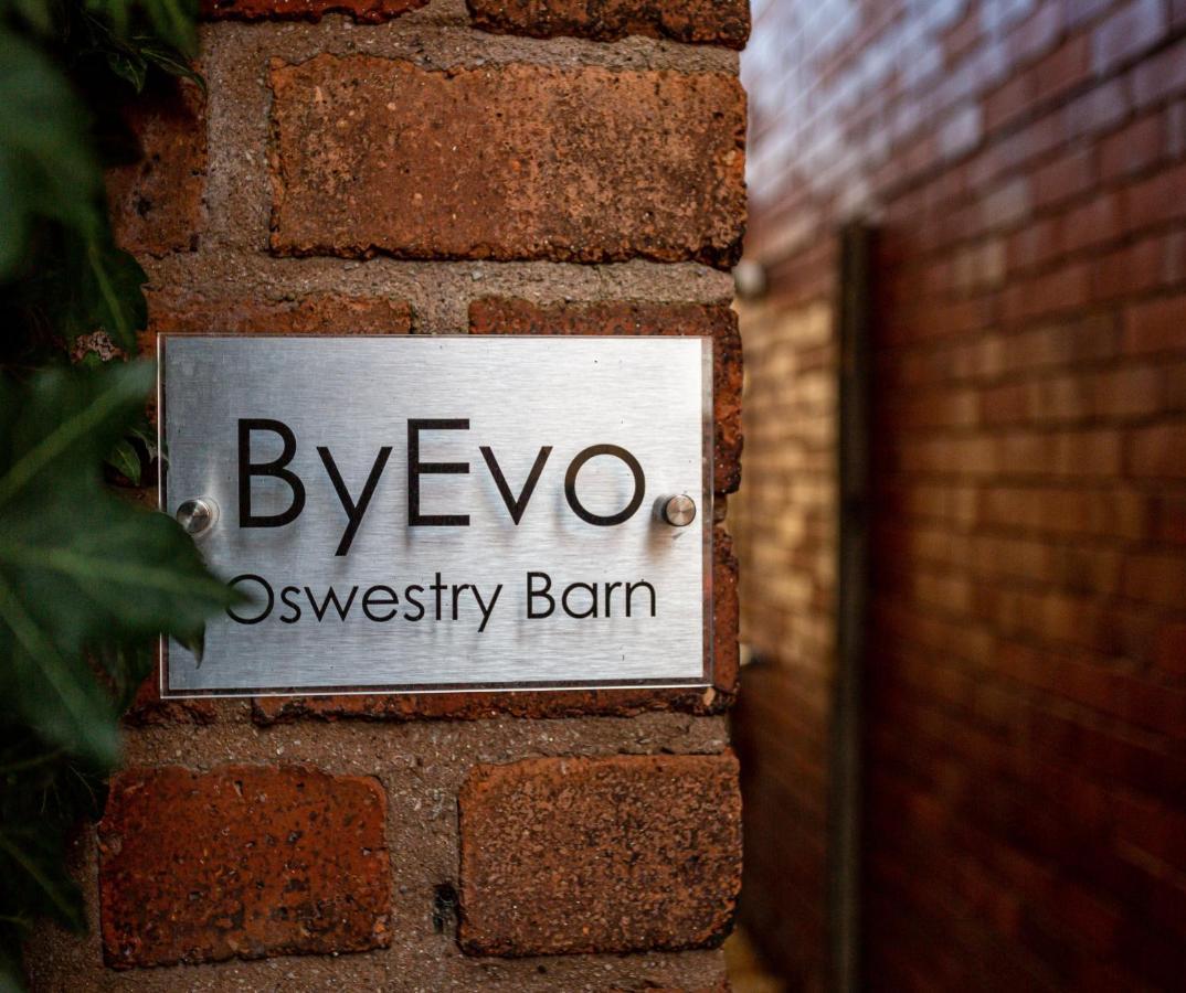 Byevo Oswestry Barn - Quirky Romantic Retreat Or Cosy Contractor Base Екстериор снимка