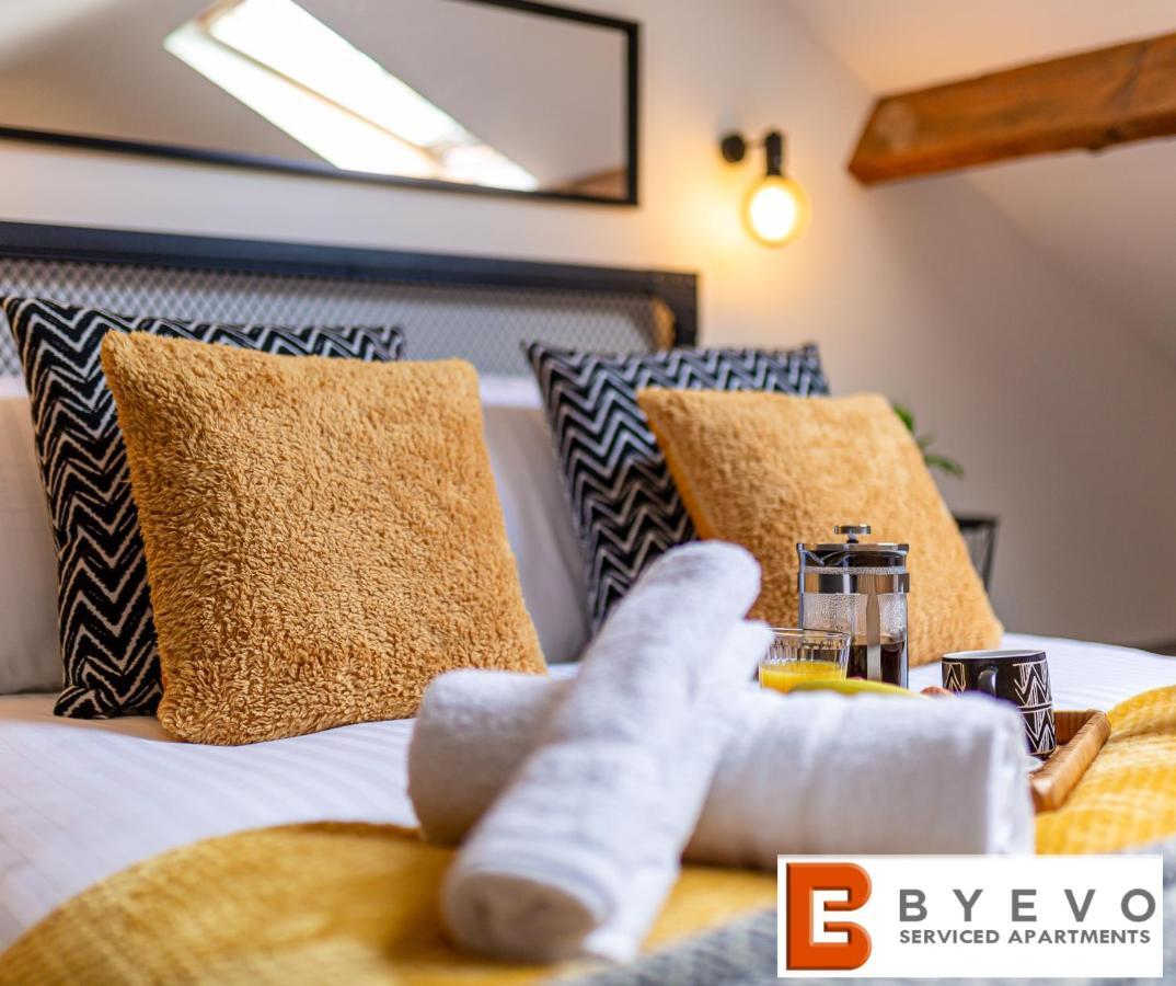 Byevo Oswestry Barn - Quirky Romantic Retreat Or Cosy Contractor Base Екстериор снимка