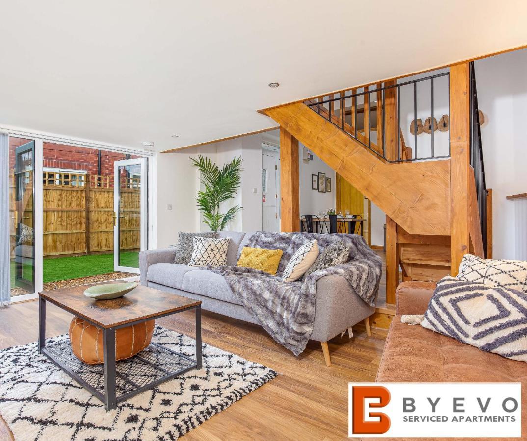 Byevo Oswestry Barn - Quirky Romantic Retreat Or Cosy Contractor Base Екстериор снимка
